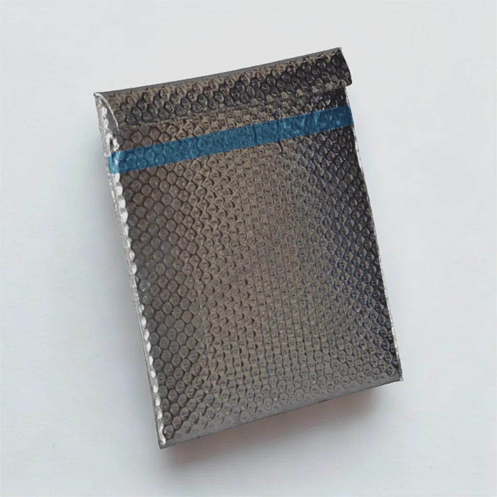 pocket-bubbles-metal-face-medicold-01